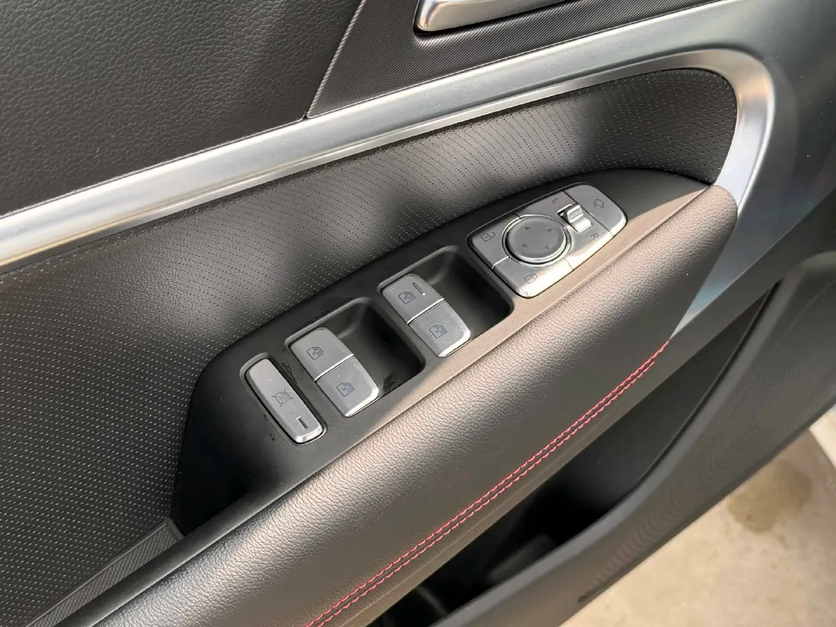 2024 Genesis G70 2.0T 245HP L4 8AT,autocango,china used car exporter,china ev exporter,chinese used car exporter,chinese used ev exporter