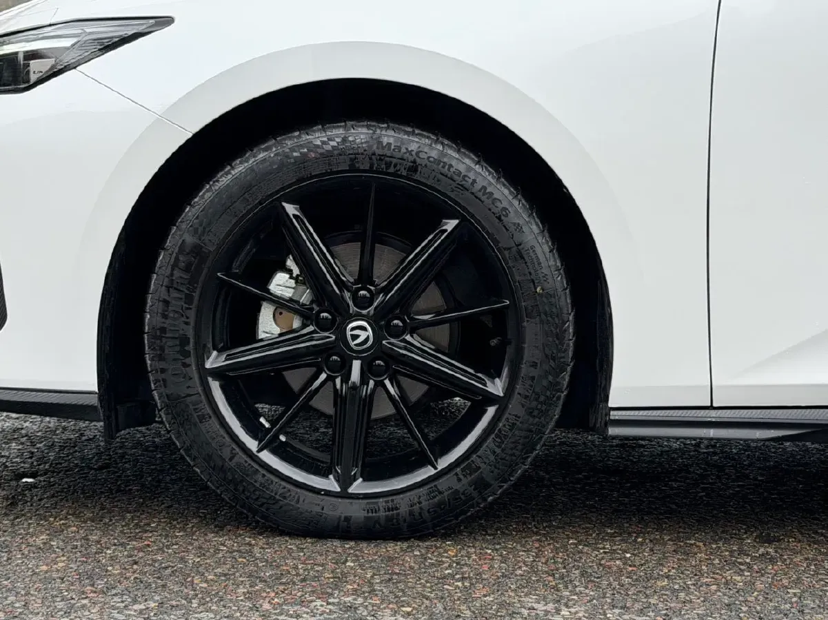 2023 ChangAn UNI-V 1.5T 188HP L4 7DCT,autocango,china used car exporter,china ev exporter,chinese used car exporter,chinese used ev exporter