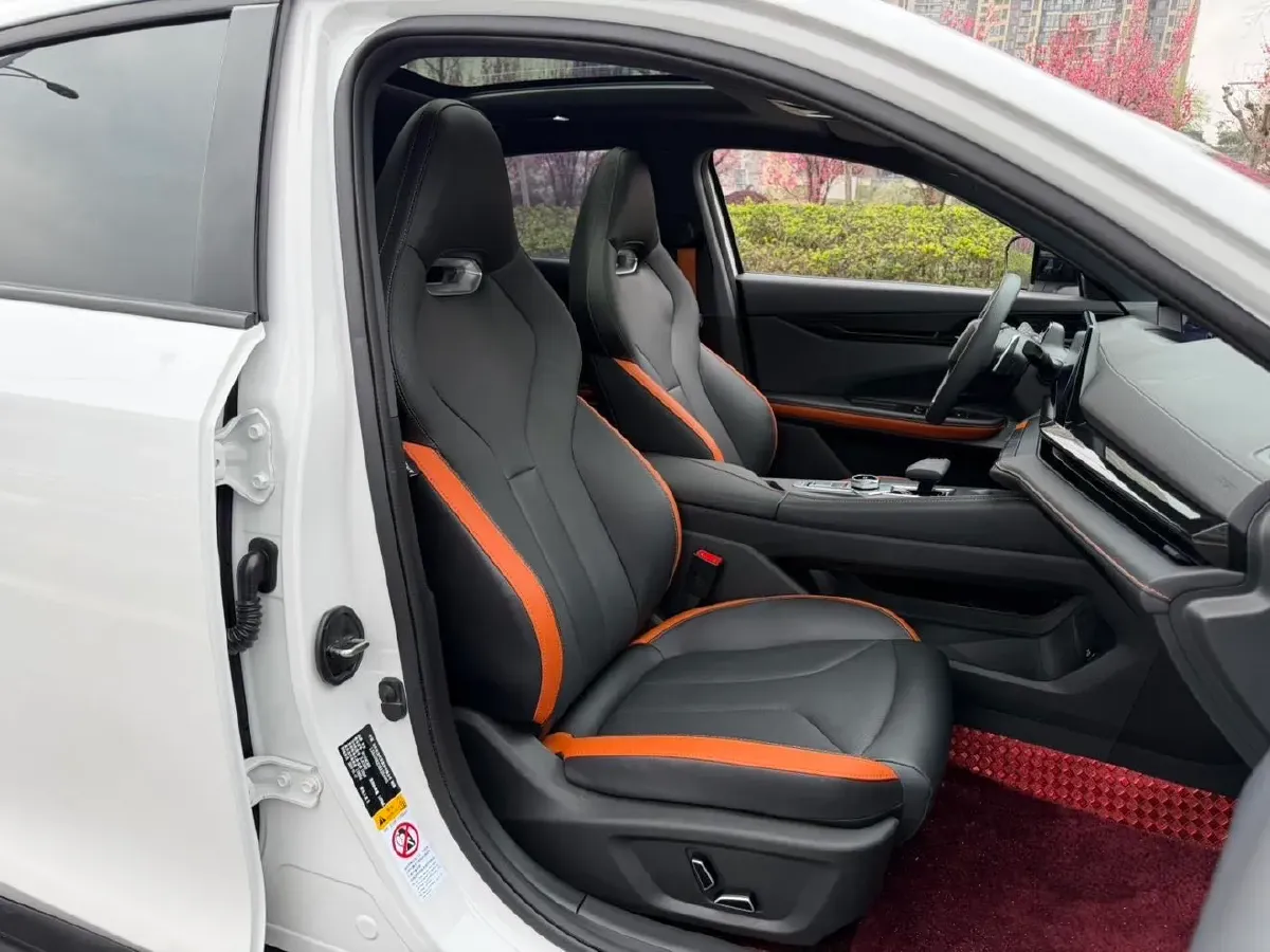 2023 ChangAn UNI-V 1.5T 188HP L4 7DCT,autocango,china used car exporter,china ev exporter,chinese used car exporter,chinese used ev exporter