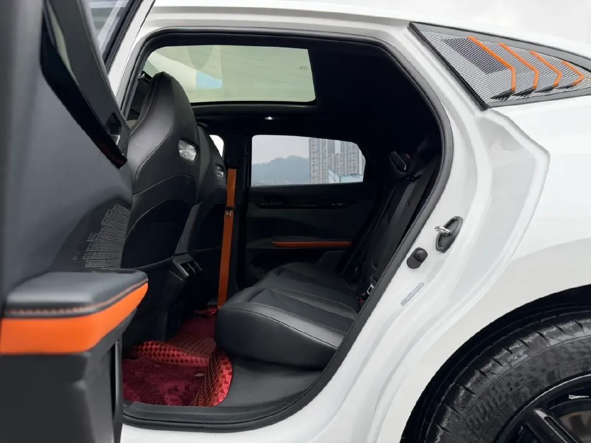 2023 ChangAn UNI-V 1.5T 188HP L4 7DCT,autocango,china used car exporter,china ev exporter,chinese used car exporter,chinese used ev exporter