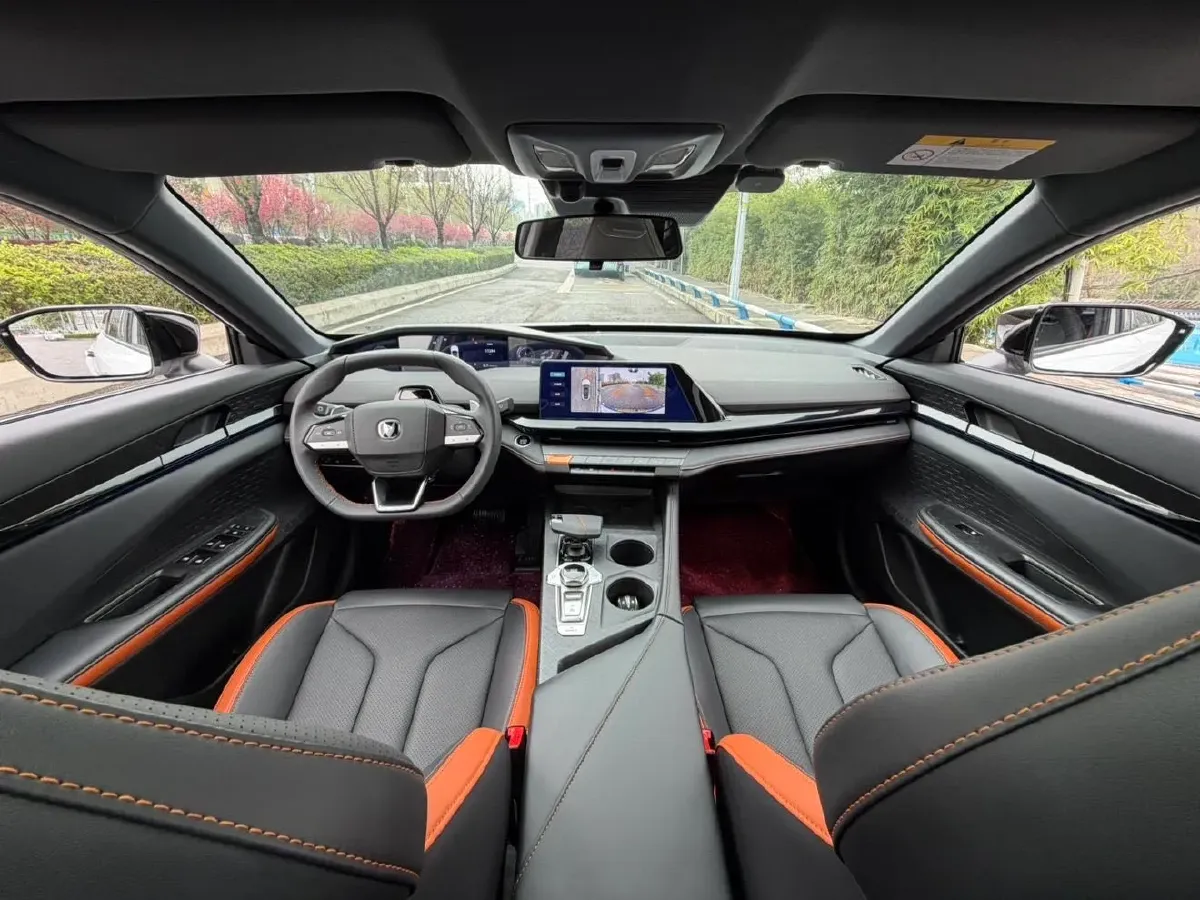 2023 ChangAn UNI-V 1.5T 188HP L4 7DCT,autocango,china used car exporter,china ev exporter,chinese used car exporter,chinese used ev exporter