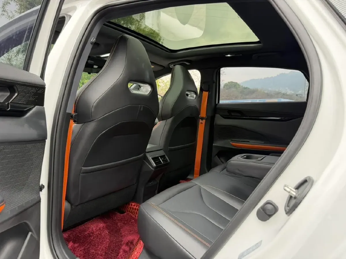 2023 ChangAn UNI-V 1.5T 188HP L4 7DCT,autocango,china used car exporter,china ev exporter,chinese used car exporter,chinese used ev exporter