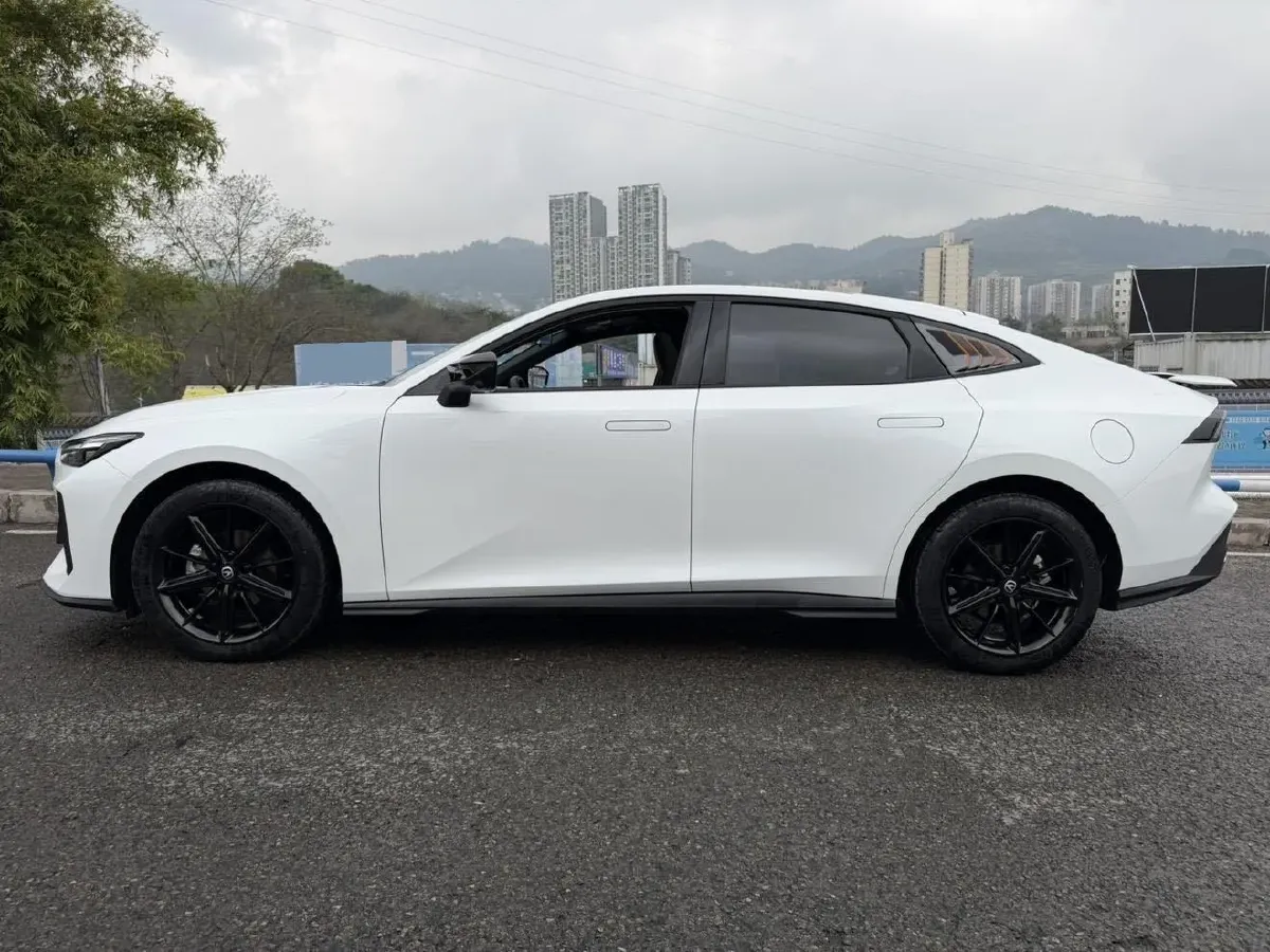 2023 ChangAn UNI-V 1.5T 188HP L4 7DCT,autocango,china used car exporter,china ev exporter,chinese used car exporter,chinese used ev exporter