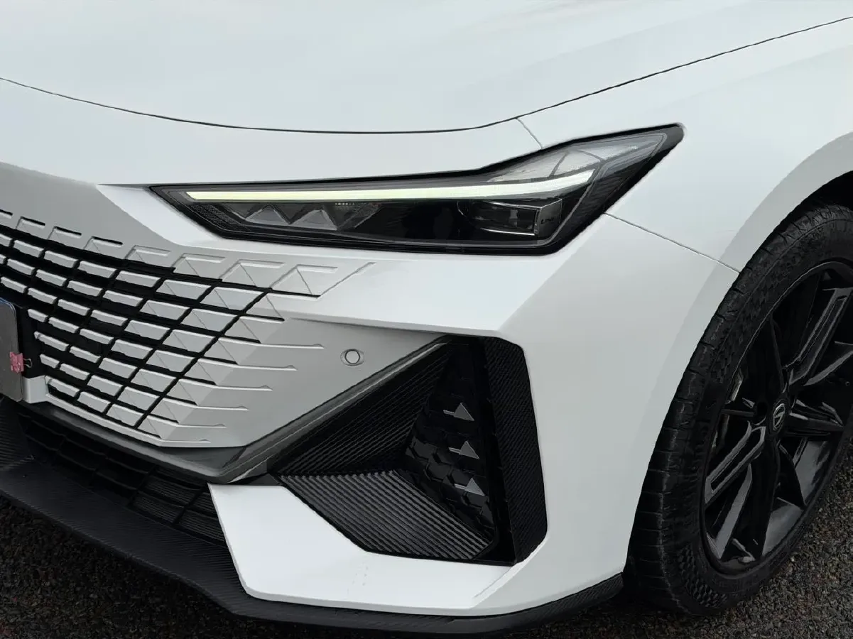 2023 ChangAn UNI-V 1.5T 188HP L4 7DCT,autocango,china used car exporter,china ev exporter,chinese used car exporter,chinese used ev exporter