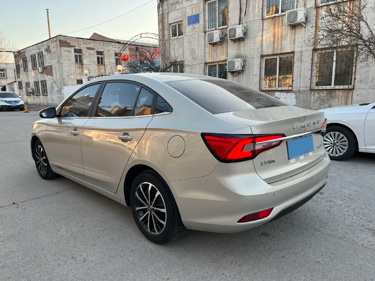 2020 Roewe i5 1.5L 120HP L4 5MT,autocango,china used car exporter,china ev exporter,chinese used car exporter,chinese used ev exporter