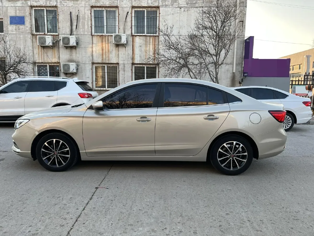 2020 Roewe i5 1.5L 120HP L4 5MT,autocango,china used car exporter,china ev exporter,chinese used car exporter,chinese used ev exporter