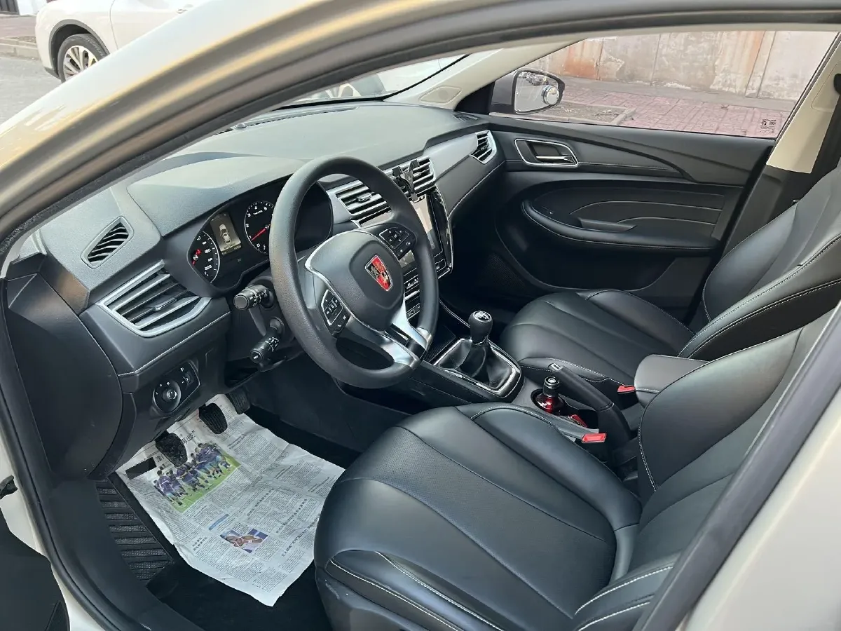 2020 Roewe i5 1.5L 120HP L4 5MT,autocango,china used car exporter,china ev exporter,chinese used car exporter,chinese used ev exporter