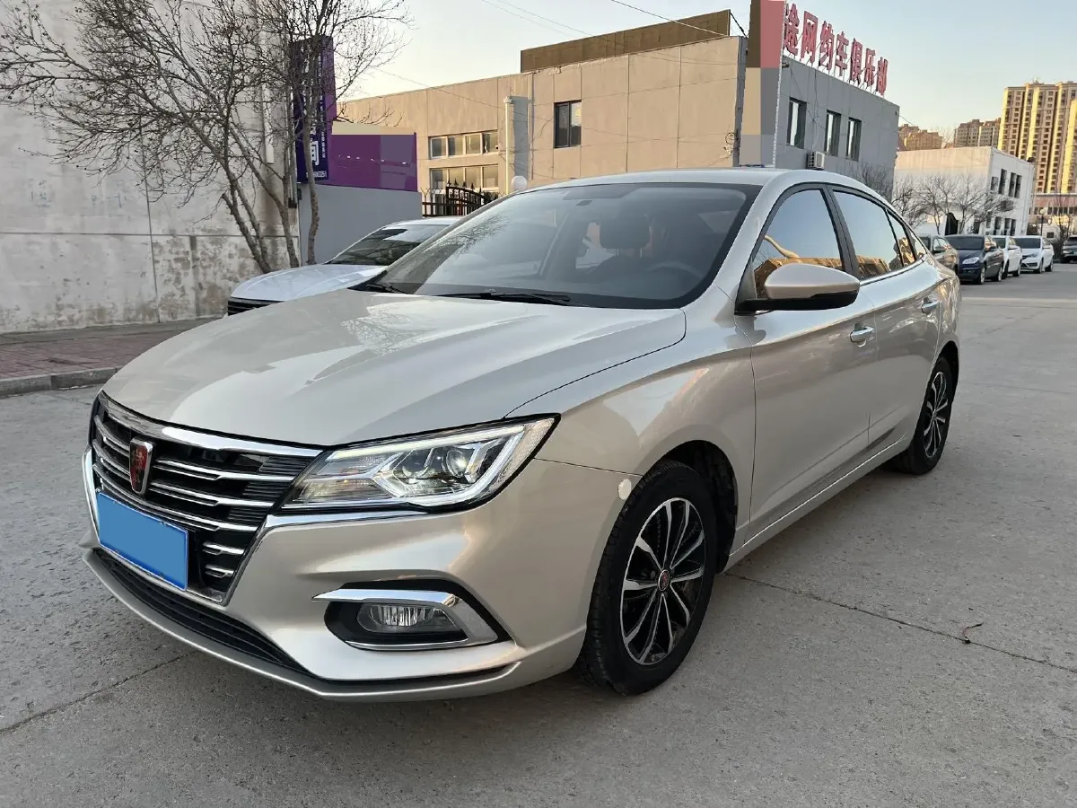 2020 Roewe i5 1.5L 120HP L4 5MT,autocango,china used car exporter,china ev exporter,chinese used car exporter,chinese used ev exporter