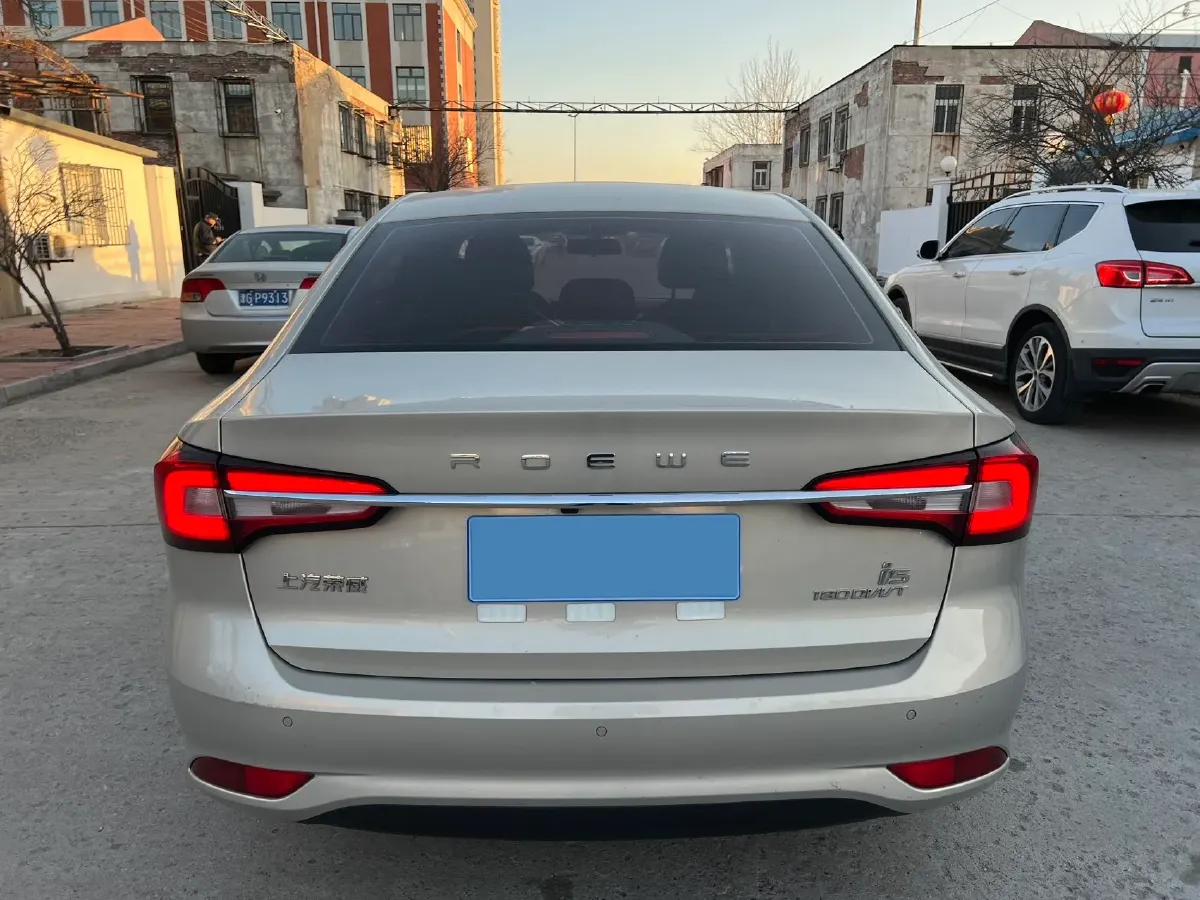 2020 Roewe i5 1.5L 120HP L4 5MT,autocango,china used car exporter,china ev exporter,chinese used car exporter,chinese used ev exporter