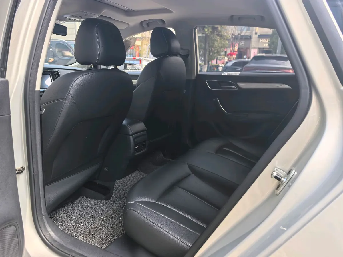 2019 Roewe i6 1.5T 169HP L4 AMT PHEV 9.1KWH,autocango,china used car exporter,china ev exporter,chinese used car exporter,chinese used ev exporter