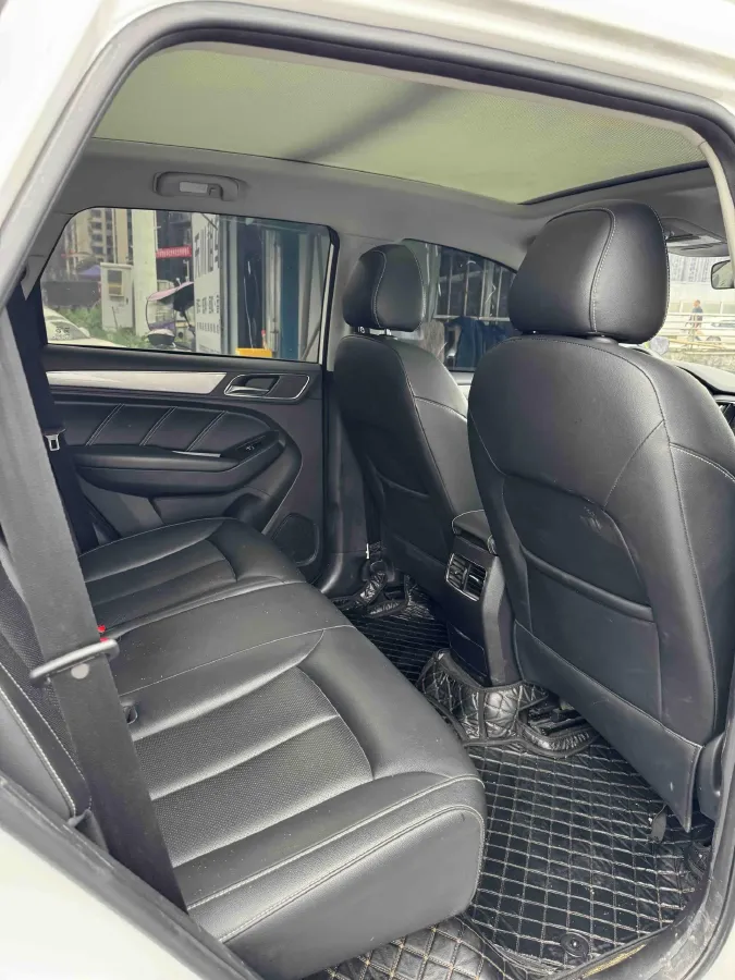 2020 Roewe i6 1.5T 169HP L4 7DCT,autocango,china used car exporter,china ev exporter,chinese used car exporter,chinese used ev exporter