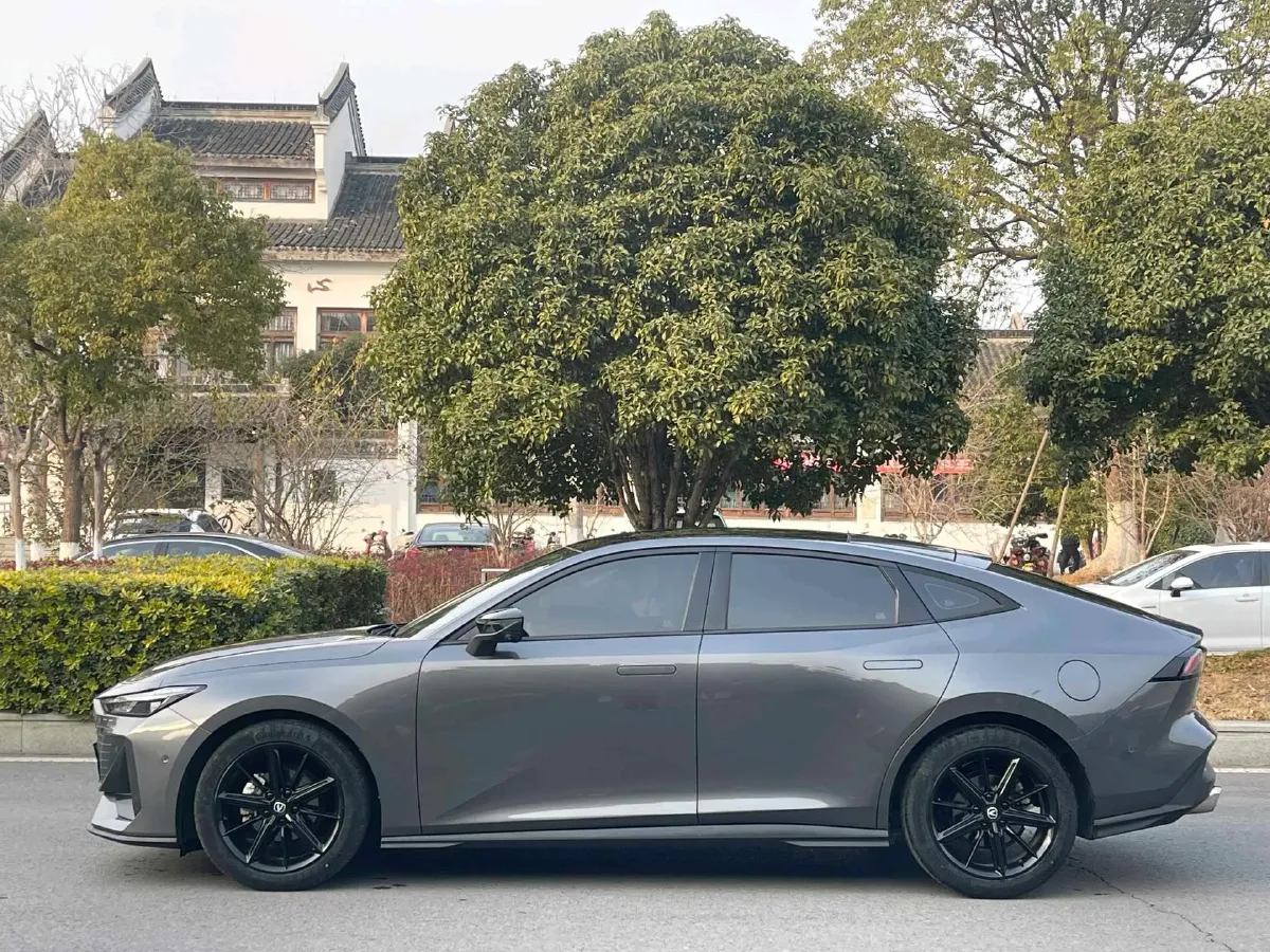 2022 ChangAn UNI-V 1.5T 188HP L4 7DCT,autocango,china used car exporter,china ev exporter,chinese used car exporter,chinese used ev exporter