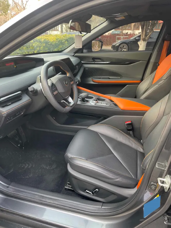 2022 ChangAn UNI-V 1.5T 188HP L4 7DCT,autocango,china used car exporter,china ev exporter,chinese used car exporter,chinese used ev exporter