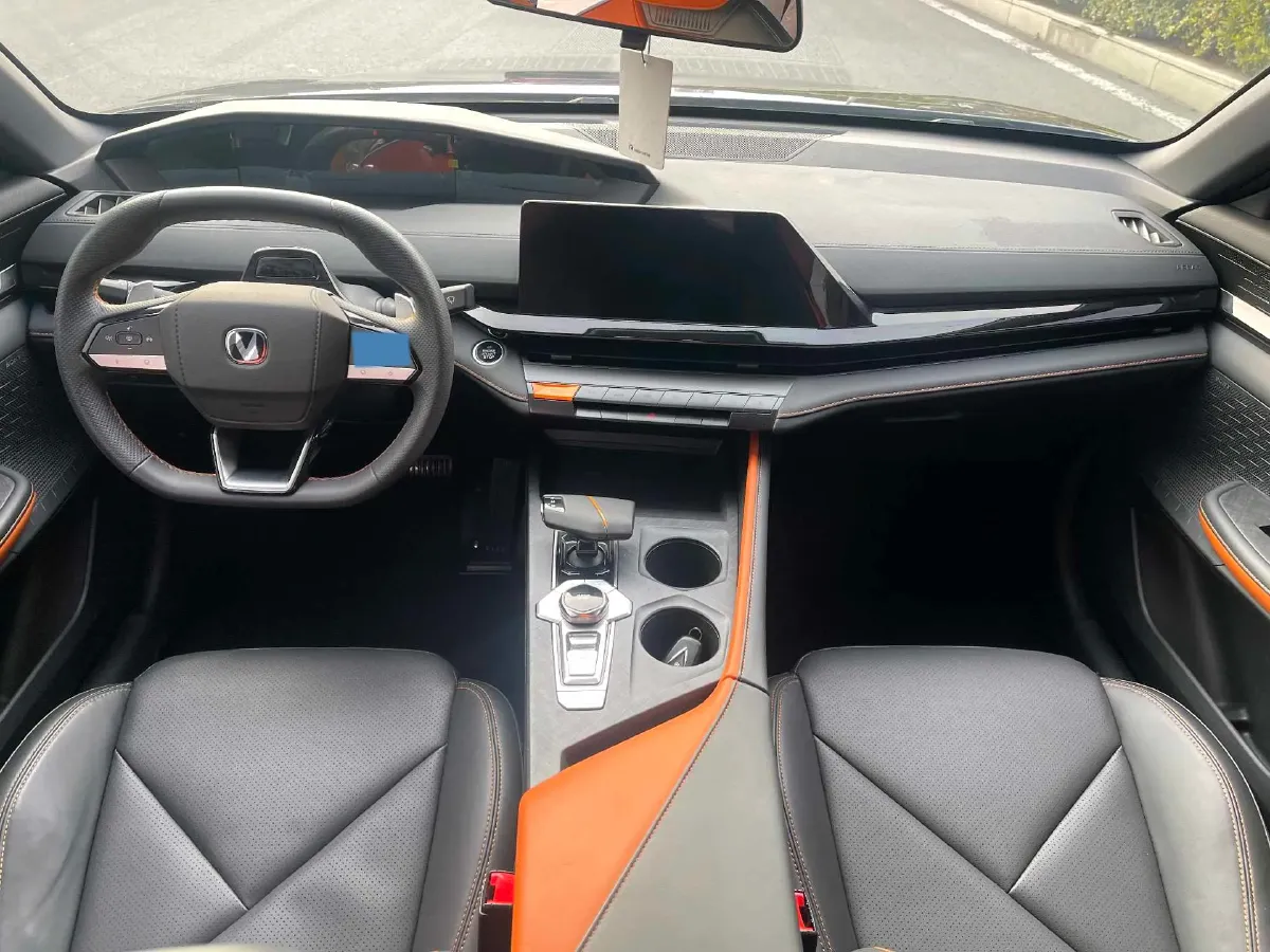 2022 ChangAn UNI-V 1.5T 188HP L4 7DCT,autocango,china used car exporter,china ev exporter,chinese used car exporter,chinese used ev exporter