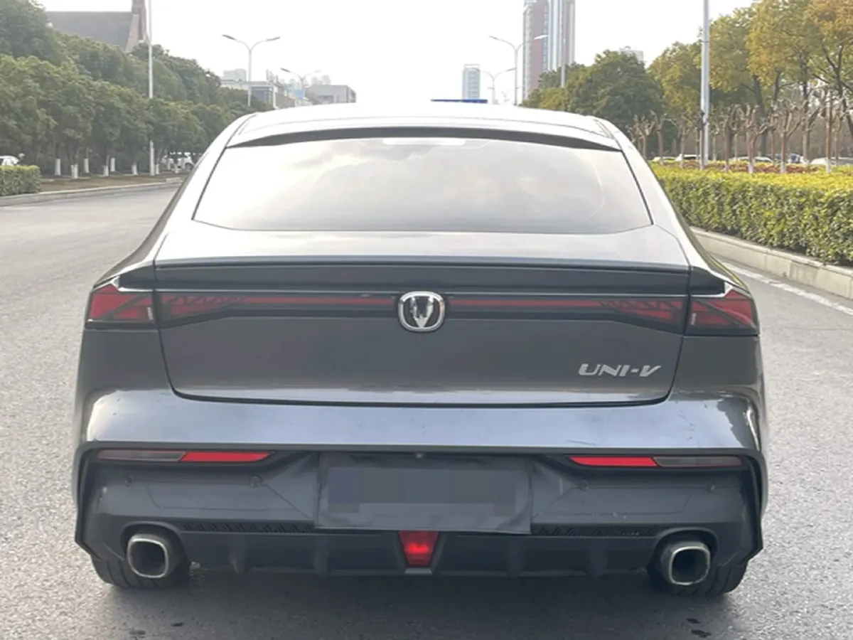 2022 ChangAn UNI-V 1.5T 188HP L4 7DCT,autocango,china used car exporter,china ev exporter,chinese used car exporter,chinese used ev exporter