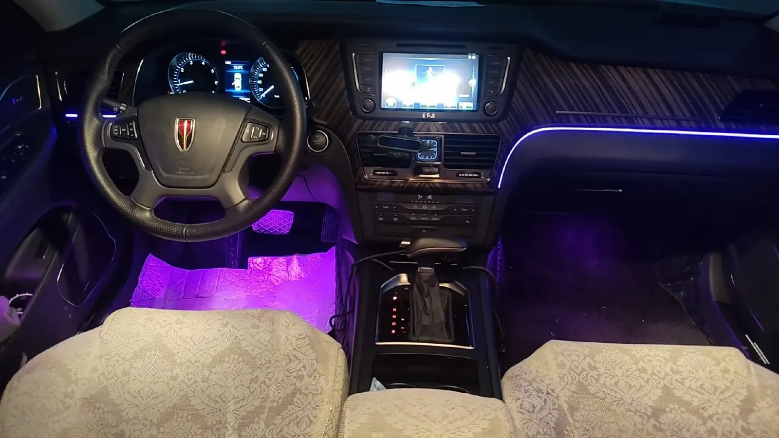 2021 HongQi H7 1.8T 188HP L4 6AT,autocango,china used car exporter,china ev exporter,chinese used car exporter,chinese used ev exporter