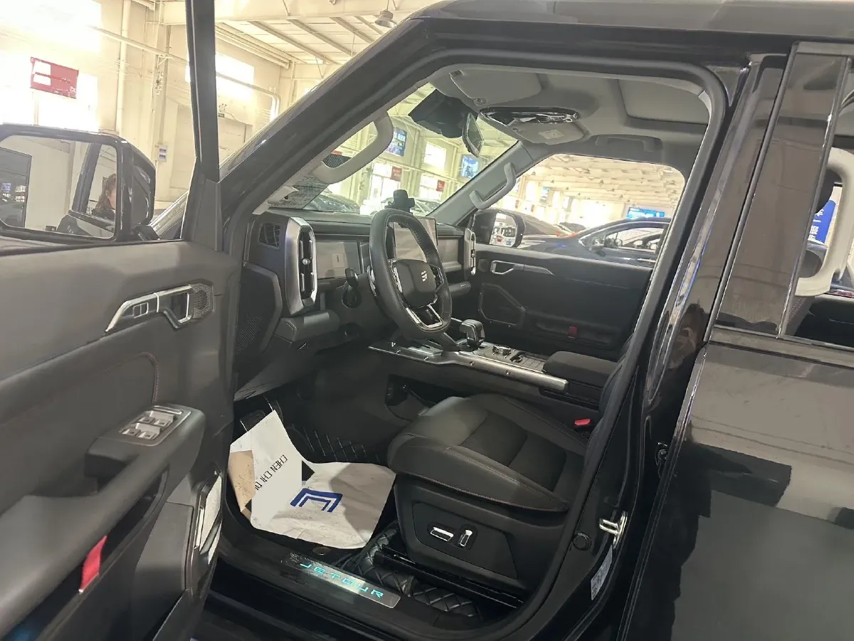 2023 Jetour Traveller 2.0T 254HP L4 7DCT,autocango,china used car exporter,china ev exporter,chinese used car exporter,chinese used ev exporter