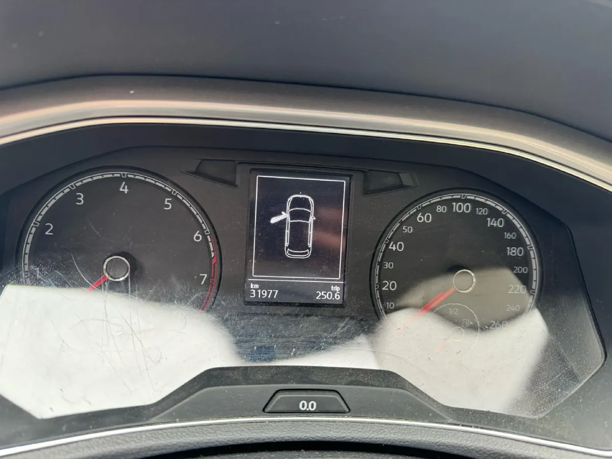 2022 Volkswagen T-Roc 1.4T 150HP L4 7DCT,autocango,china used car exporter,china ev exporter,chinese used car exporter,chinese used ev exporter