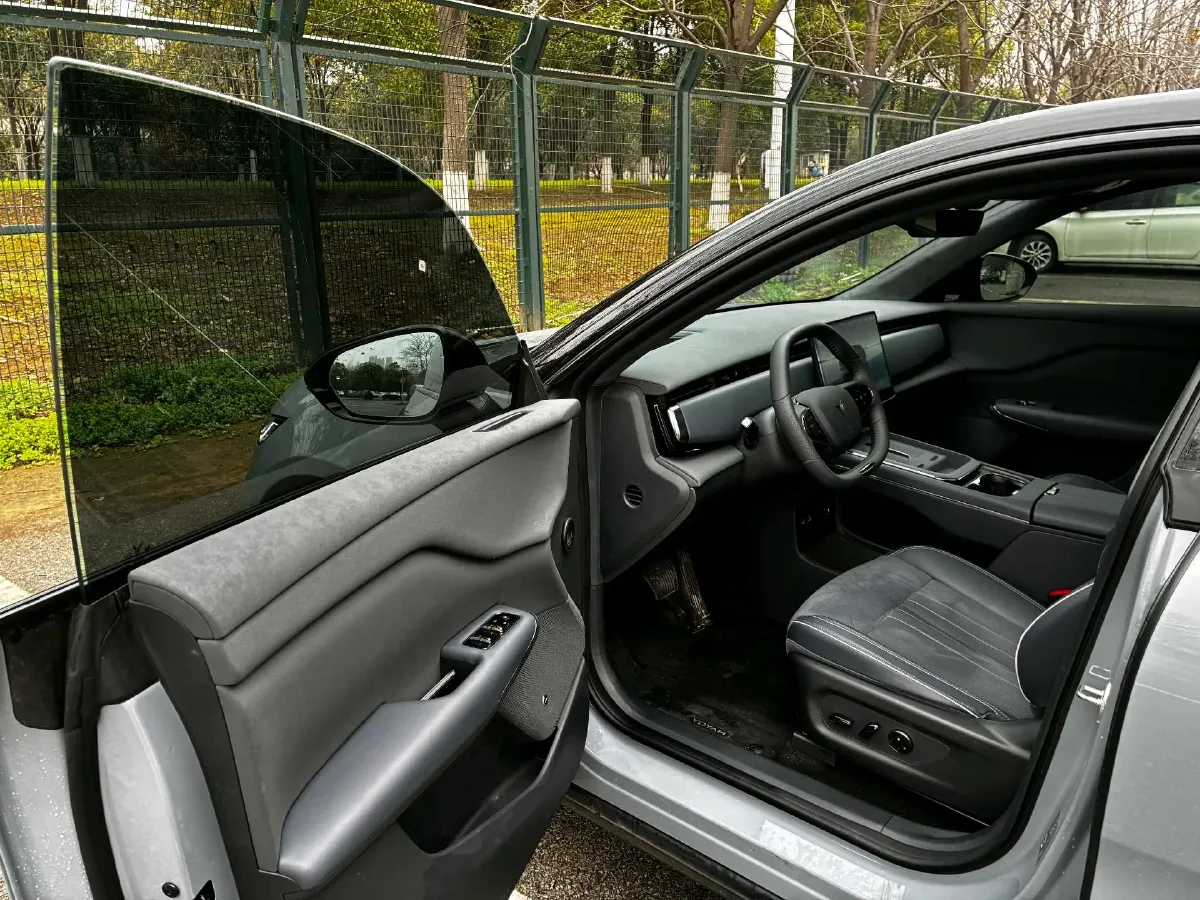 2024 Voyah ZhiYin BEV 79KWH,autocango,china used car exporter,china ev exporter,chinese used car exporter,chinese used ev exporter