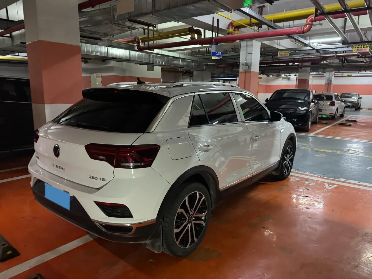 2022 Volkswagen T-Roc 1.4T 150HP L4 7DCT,autocango,china used car exporter,china ev exporter,chinese used car exporter,chinese used ev exporter