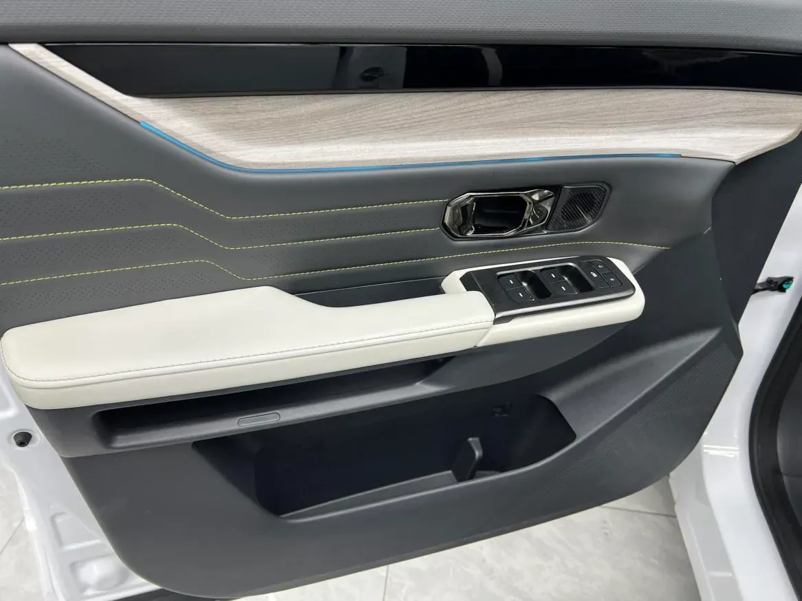 2024 Jetour ShanHai L6 1.5T 156HP L4 1DHT PHEV 19.43KWH,autocango,china used car exporter,china ev exporter,chinese used car exporter,chinese used ev exporter