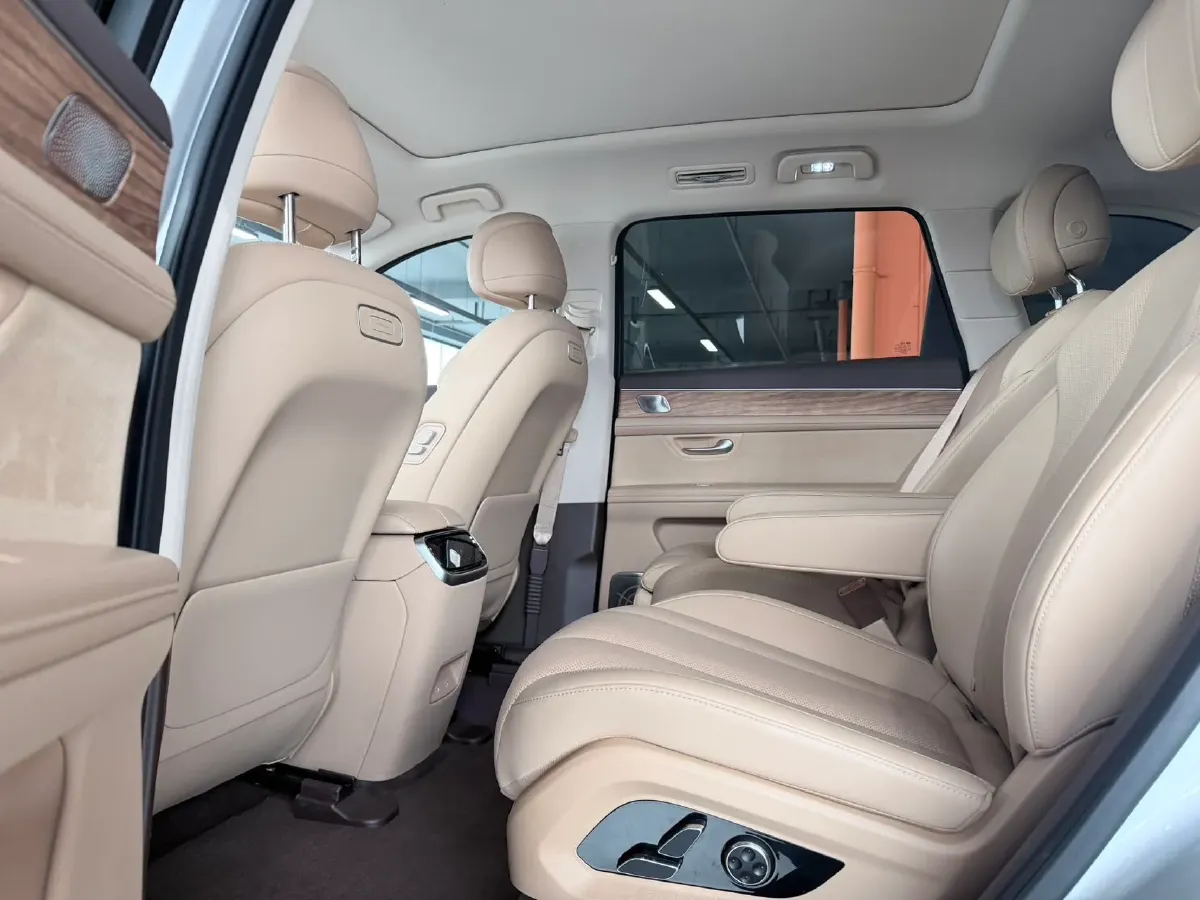 2024 AITO AITO M7 1.5T 152HP L4 REEV 42KWH,autocango,china used car exporter,china ev exporter,chinese used car exporter,chinese used ev exporter