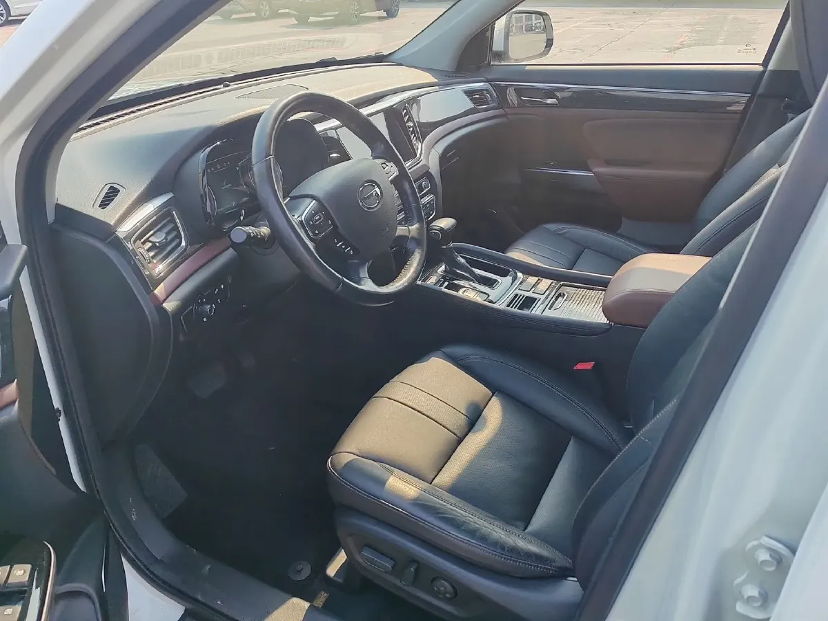 2017 GAC Trumpchi GS8 2.0T 201HP L4 6AT,autocango,china used car exporter,china ev exporter,chinese used car exporter,chinese used ev exporter