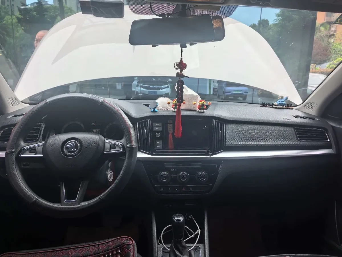 2020 Skoda Kamiq 1.5L 112HP L4 6AT,autocango,china used car exporter,china ev exporter,chinese used car exporter,chinese used ev exporter