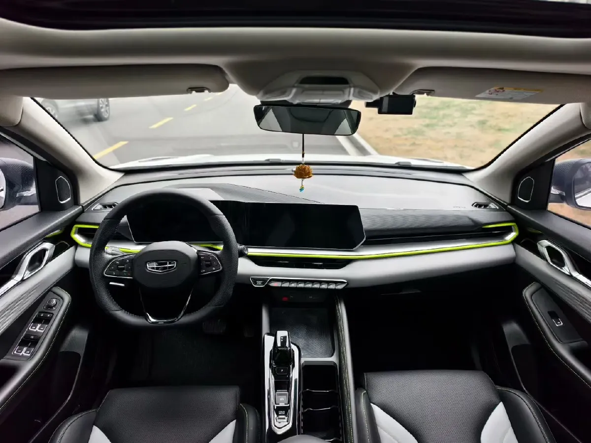 2022 Geely Coolray 1.5T 181HP L4 7DCT,autocango,china used car exporter,china ev exporter,chinese used car exporter,chinese used ev exporter