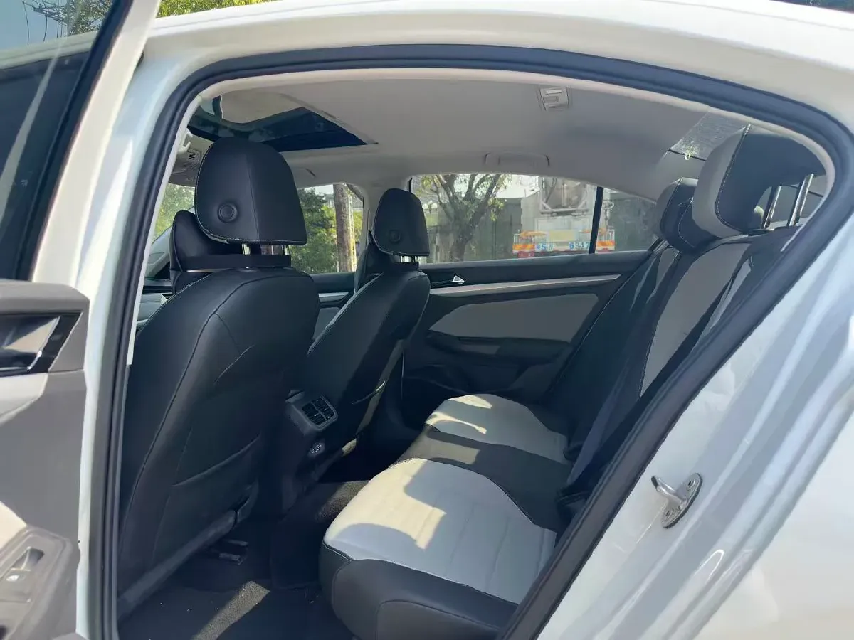 2023 Volkswagen Bora 1.2T 116HP L4 7DCT,autocango,china used car exporter,china ev exporter,chinese used car exporter,chinese used ev exporter