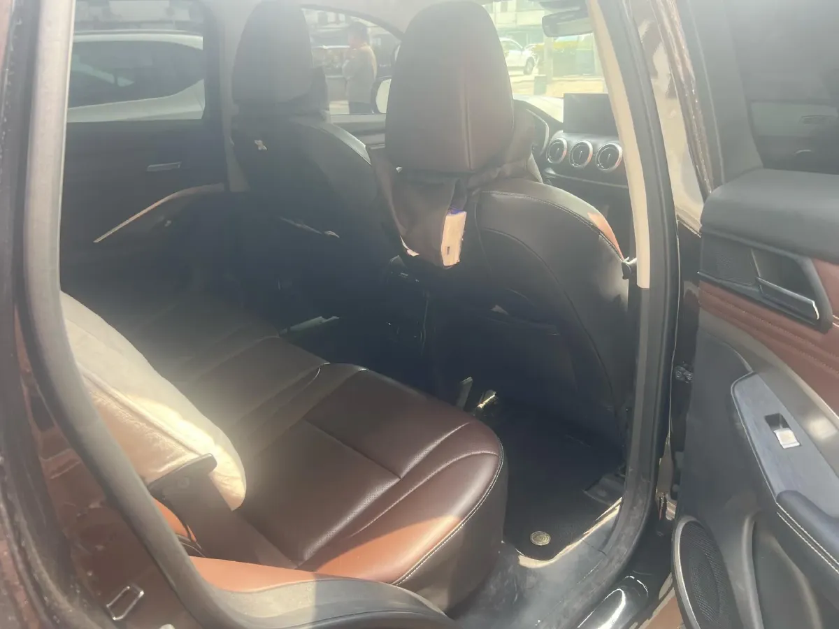 2020 WEY VV6 2.0T 227HP L4 7DCT,autocango,china used car exporter,china ev exporter,chinese used car exporter,chinese used ev exporter