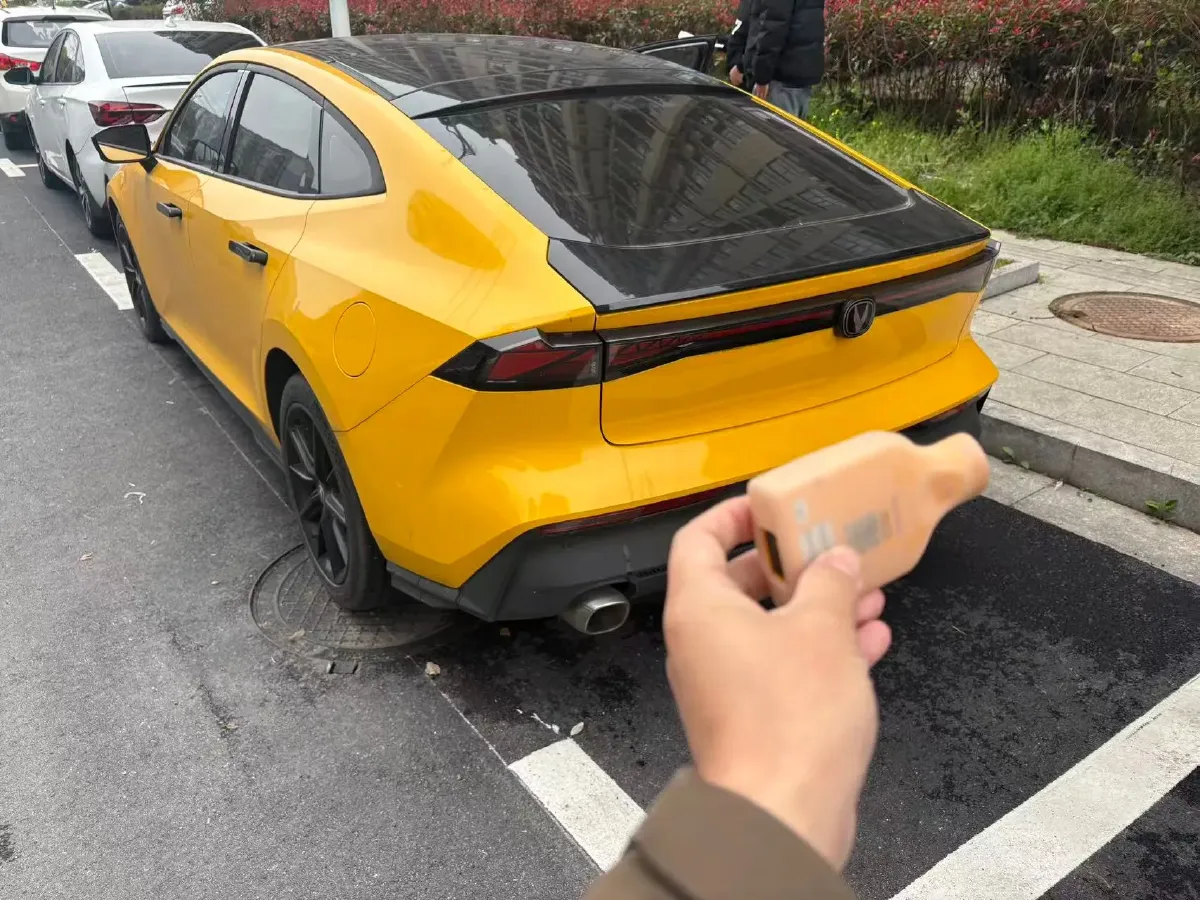 2022 ChangAn UNI-V 1.5T 188HP L4 7DCT,autocango,china used car exporter,china ev exporter,chinese used car exporter,chinese used ev exporter