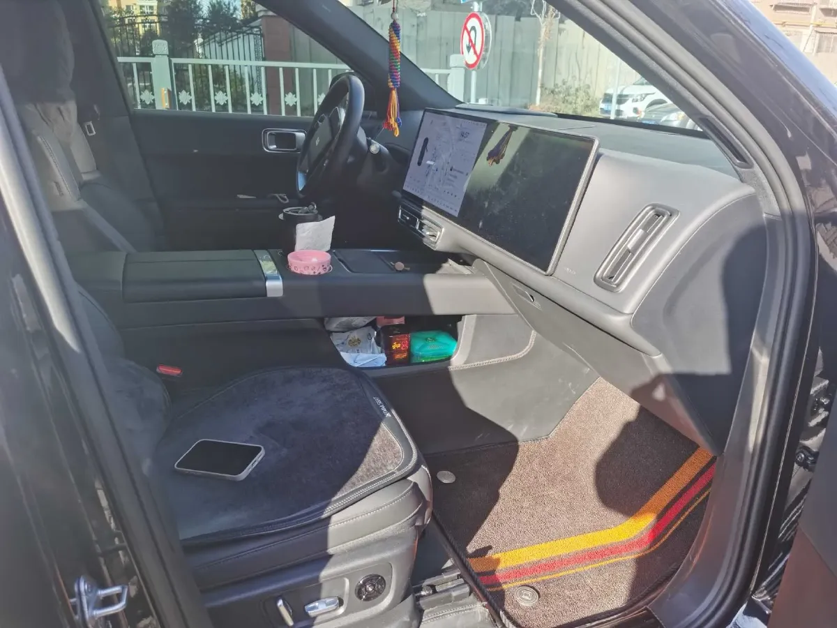 2024 Li L6 Range Extended 154HP L4 REEV 36.8KWH,autocango,china used car exporter,china ev exporter,chinese used car exporter,chinese used ev exporter