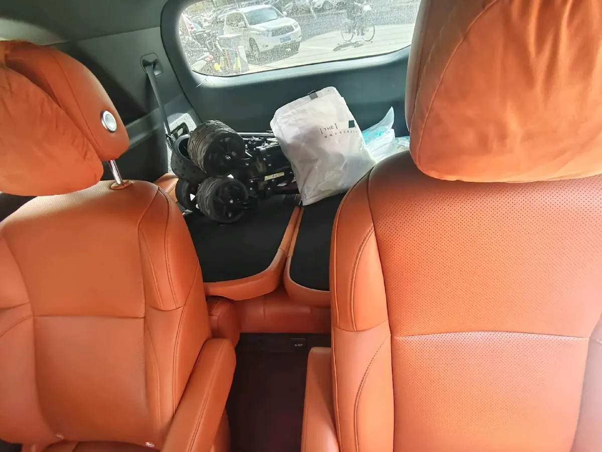 2022 Li L9 Range Extended 154HP REEV 42.6KWH,autocango,china used car exporter,china ev exporter,chinese used car exporter,chinese used ev exporter