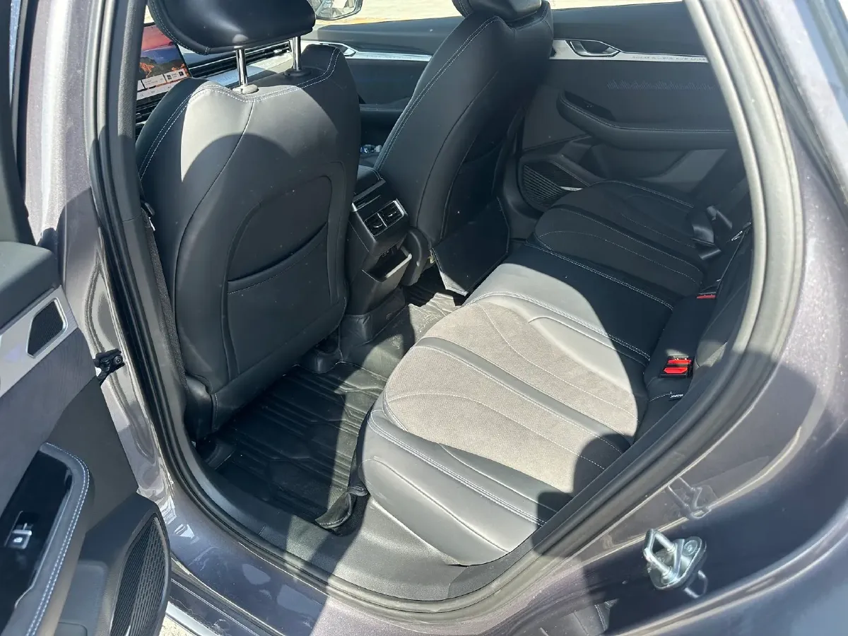 2025 Geely Preface 2.0T 238HP L4 8AT,autocango,china used car exporter,china ev exporter,chinese used car exporter,chinese used ev exporter