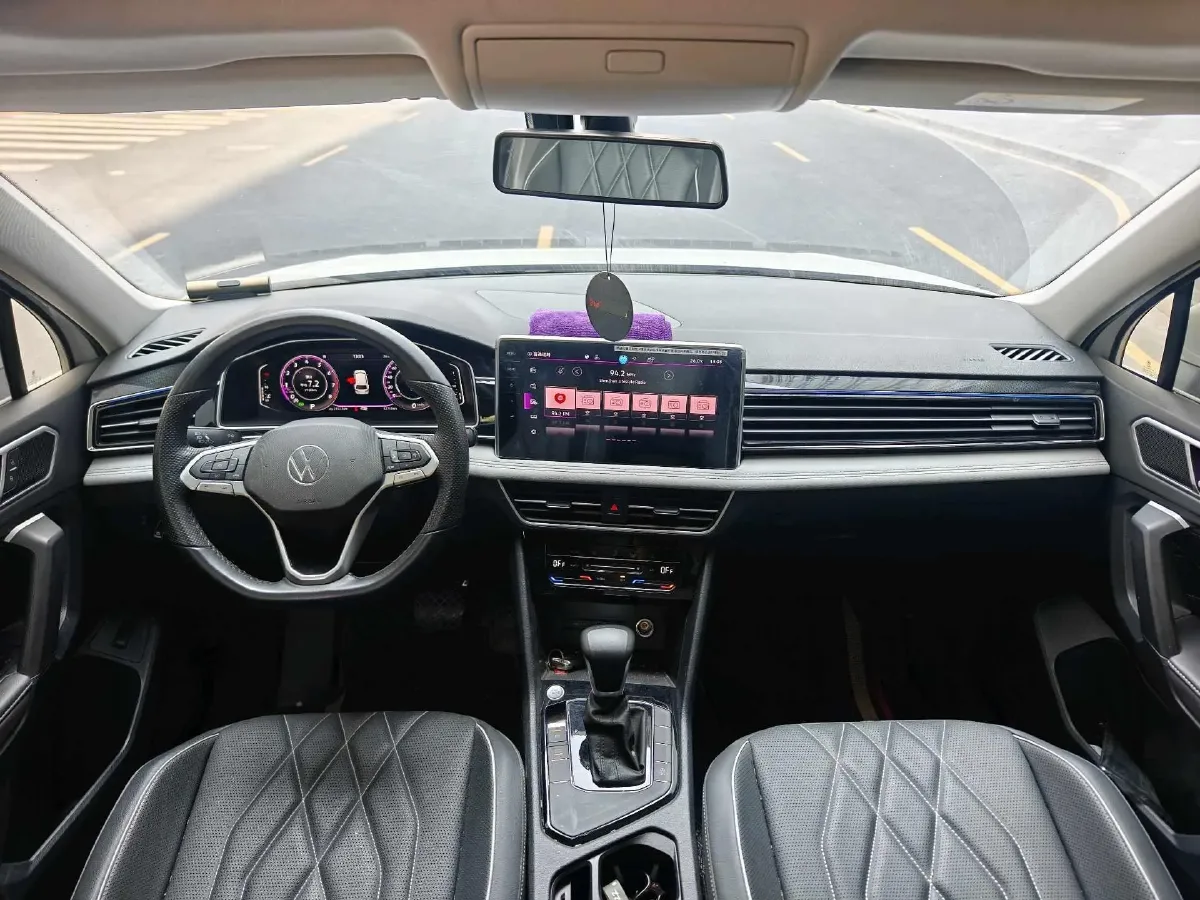 2023 Volkswagen Tiguan L 1.5T 160HP L4 7DCT,autocango,china used car exporter,china ev exporter,chinese used car exporter,chinese used ev exporter