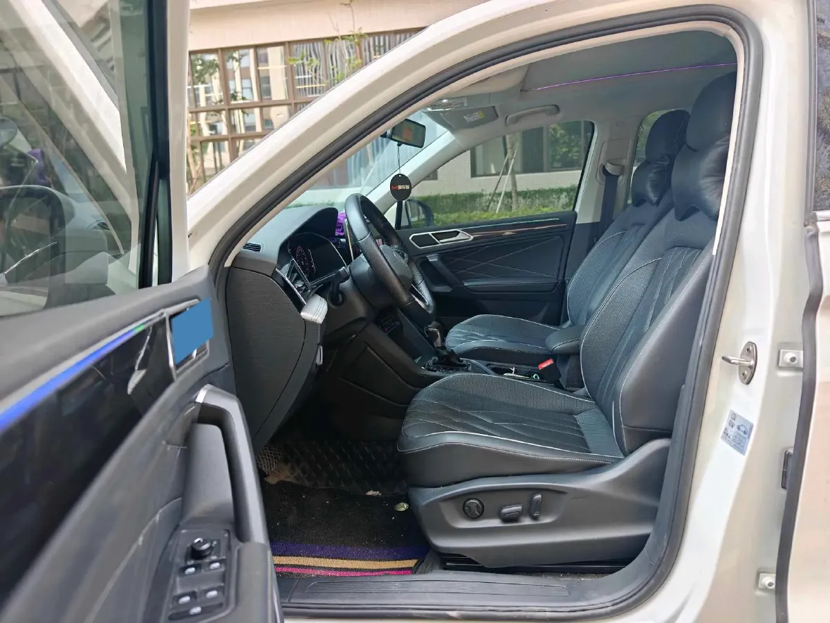 2023 Volkswagen Tiguan L 1.5T 160HP L4 7DCT,autocango,china used car exporter,china ev exporter,chinese used car exporter,chinese used ev exporter