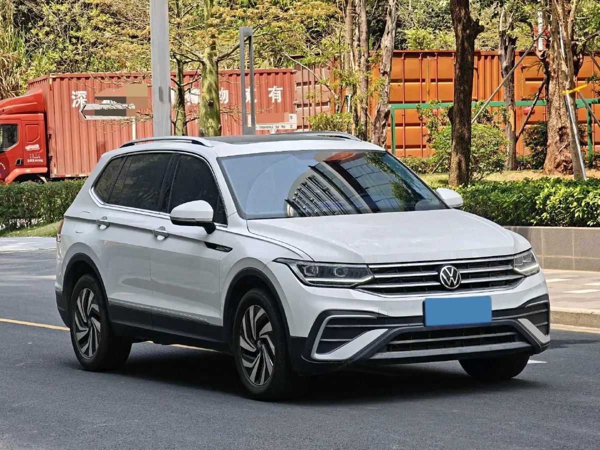 2023 Volkswagen Tiguan L 1.5T 160HP L4 7DCT,autocango,china used car exporter,china ev exporter,chinese used car exporter,chinese used ev exporter