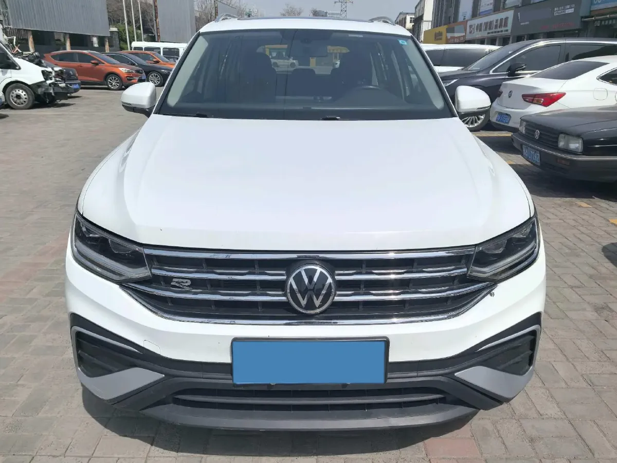 2023 Volkswagen Tiguan L 1.5T 160HP L4 7DCT,autocango,china used car exporter,china ev exporter,chinese used car exporter,chinese used ev exporter
