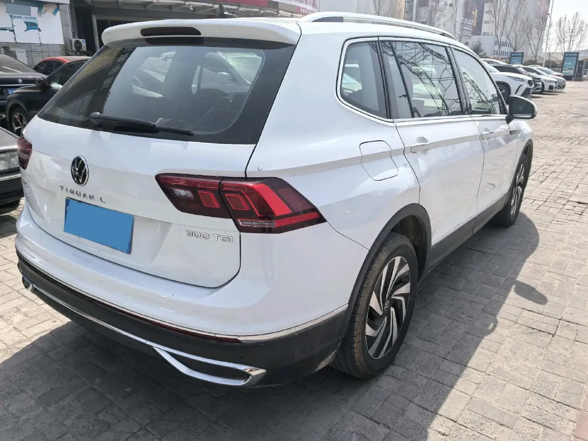 2023 Volkswagen Tiguan L 1.5T 160HP L4 7DCT,autocango,china used car exporter,china ev exporter,chinese used car exporter,chinese used ev exporter