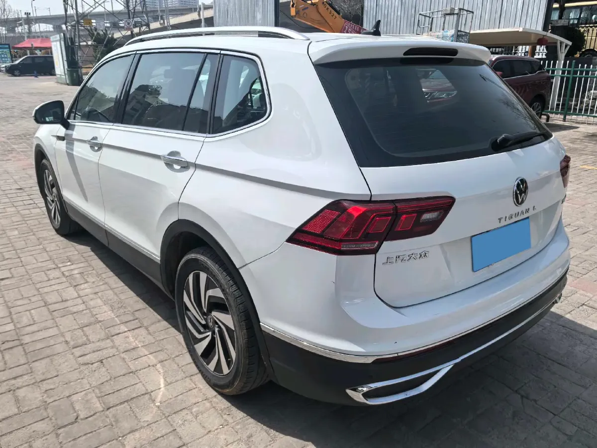 2023 Volkswagen Tiguan L 1.5T 160HP L4 7DCT,autocango,china used car exporter,china ev exporter,chinese used car exporter,chinese used ev exporter