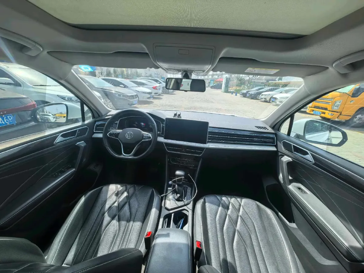 2023 Volkswagen Tiguan L 1.5T 160HP L4 7DCT,autocango,china used car exporter,china ev exporter,chinese used car exporter,chinese used ev exporter