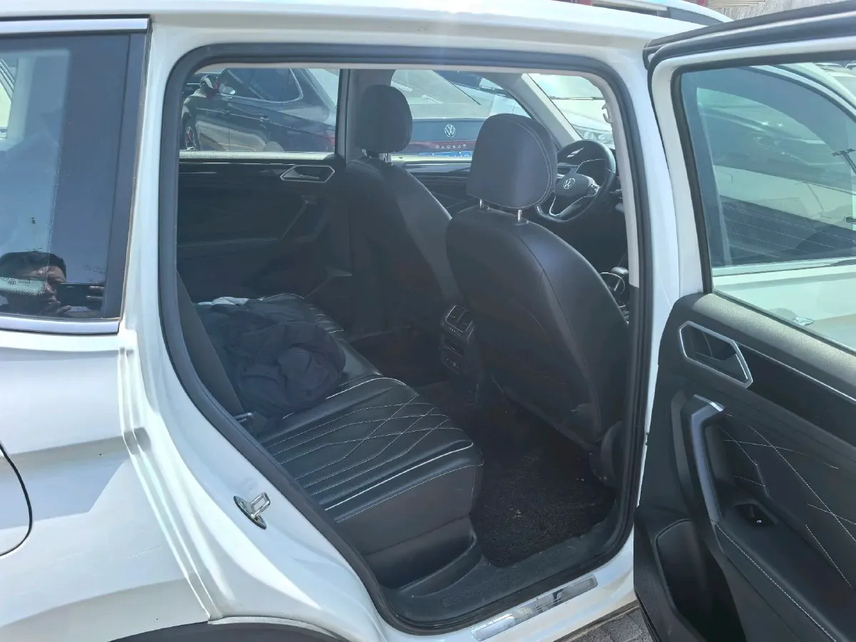 2023 Volkswagen Tiguan L 1.5T 160HP L4 7DCT,autocango,china used car exporter,china ev exporter,chinese used car exporter,chinese used ev exporter