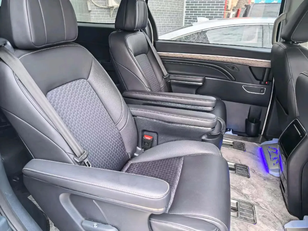 2023 GAC Trumpchi M8 2.0T 252HP L4 8AT,autocango,china used car exporter,china ev exporter,chinese used car exporter,chinese used ev exporter