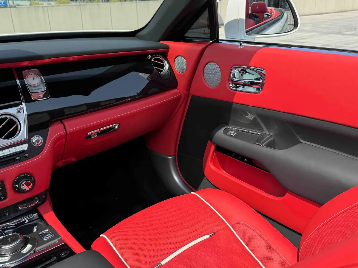 2018 Rolls-Royce Dawn 6.6T 571HP V12 8AT,autocango,china used car exporter,china ev exporter,chinese used car exporter,chinese used ev exporter