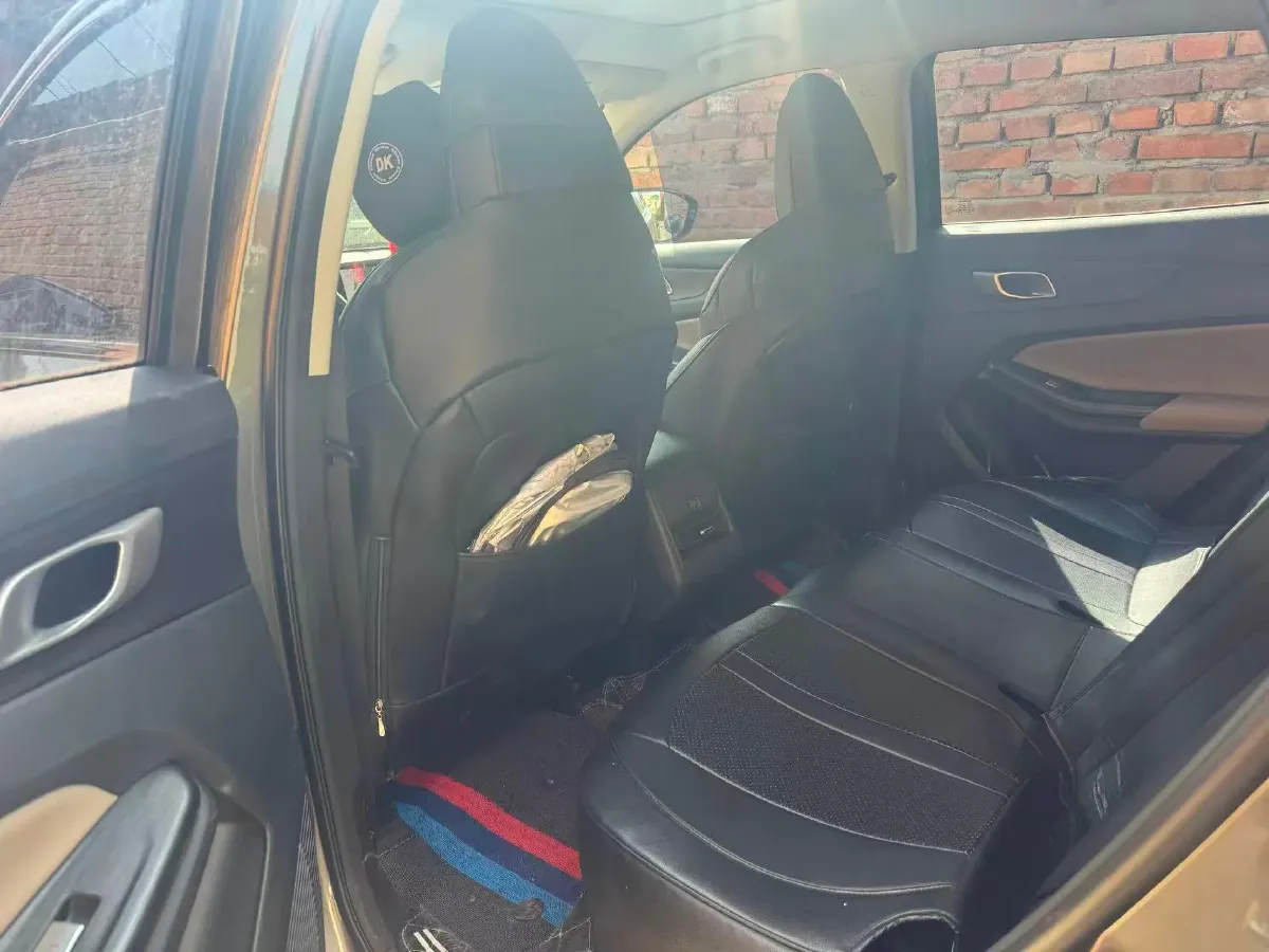 2022 ChangAn Oshan X7 Plus 1.5T 188HP L4 7DCT,autocango,china used car exporter,china ev exporter,chinese used car exporter,chinese used ev exporter