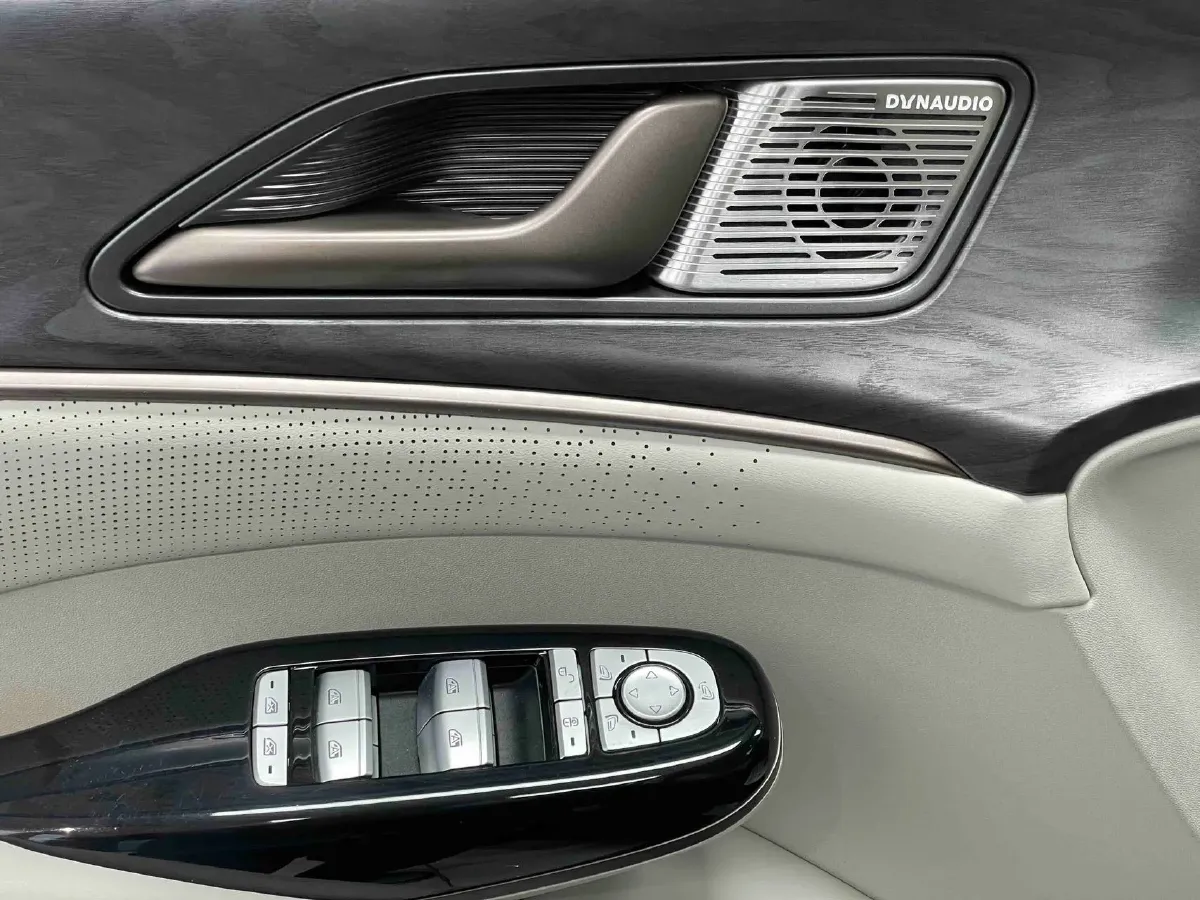 2022 HongQi HS7 3.0T 337HP V6 8AT,autocango,china used car exporter,china ev exporter,chinese used car exporter,chinese used ev exporter