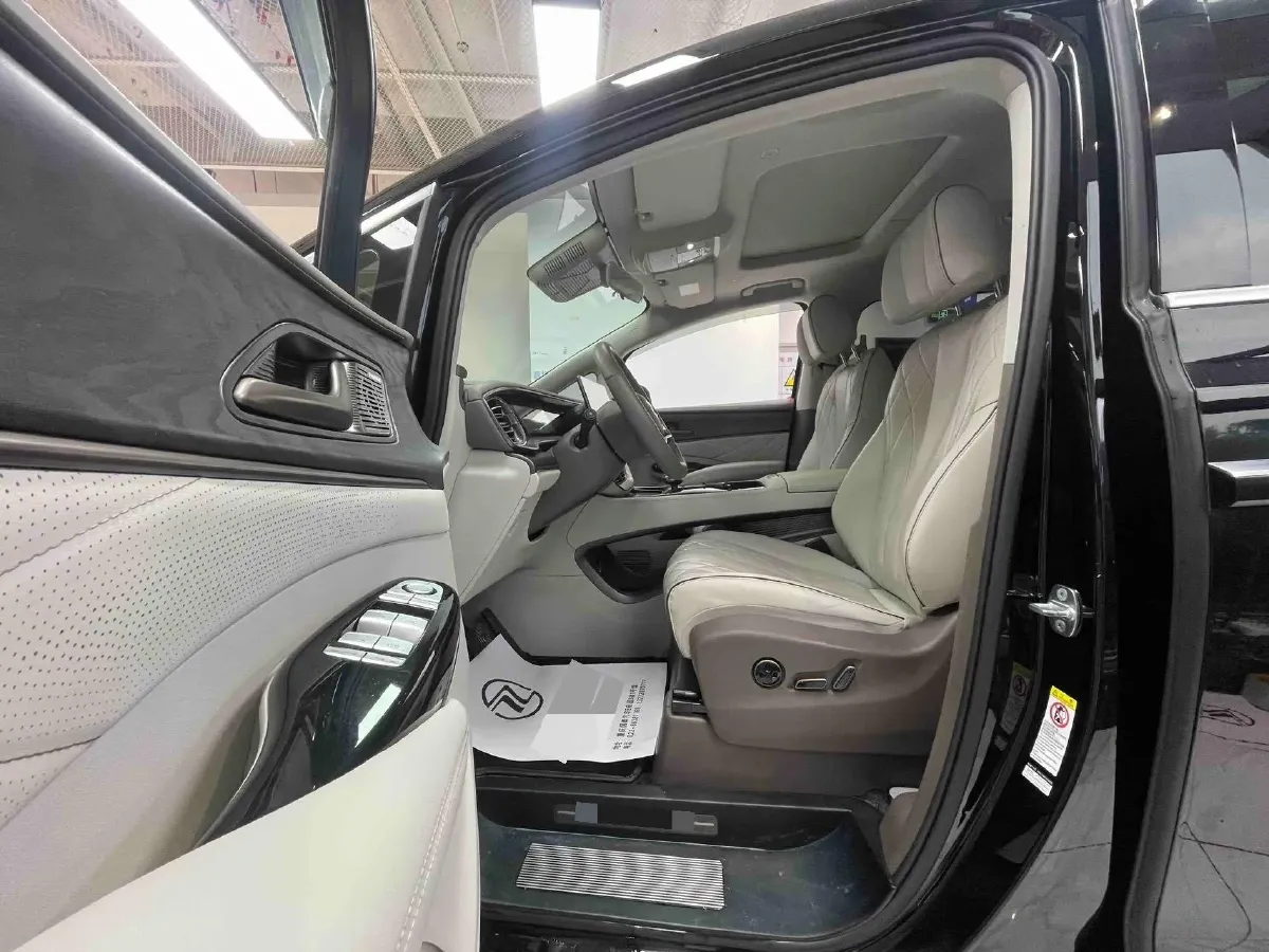 2022 HongQi HS7 3.0T 337HP V6 8AT,autocango,china used car exporter,china ev exporter,chinese used car exporter,chinese used ev exporter