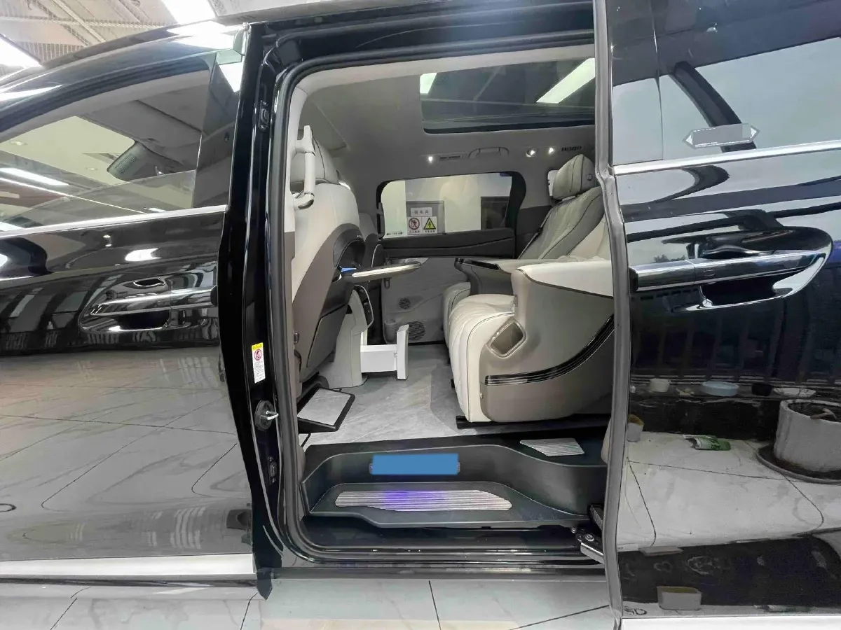 2022 HongQi HS7 3.0T 337HP V6 8AT,autocango,china used car exporter,china ev exporter,chinese used car exporter,chinese used ev exporter