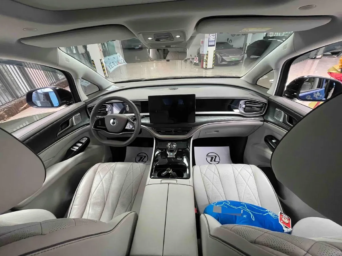 2022 HongQi HS7 3.0T 337HP V6 8AT,autocango,china used car exporter,china ev exporter,chinese used car exporter,chinese used ev exporter